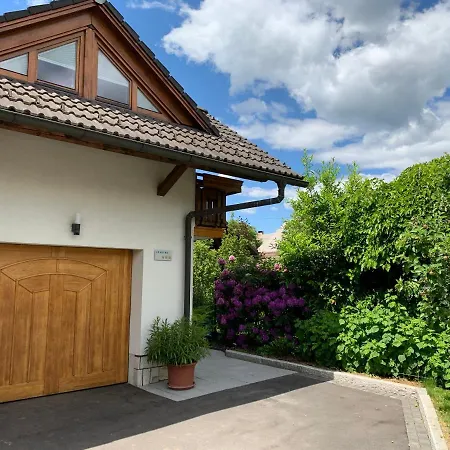 Lägenhet Lusht'n Apartma *