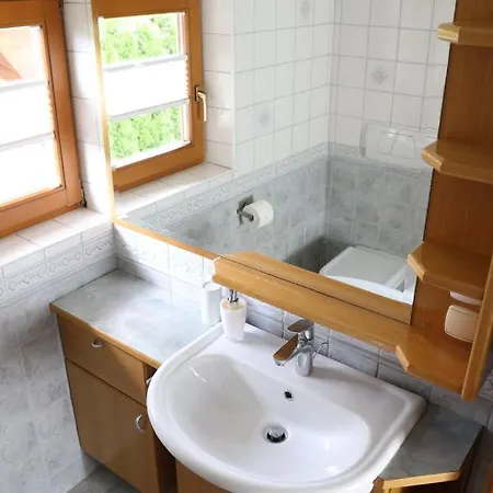 Lägenhet Lusht'n Apartma