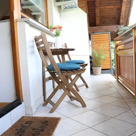 Lusht'n Apartma Zirovnica