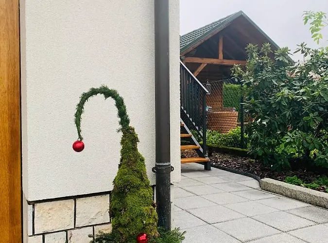 Lusht'n Apartma * Zirovnica