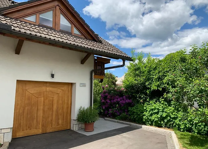 Appartement Lusht'n Apartma *