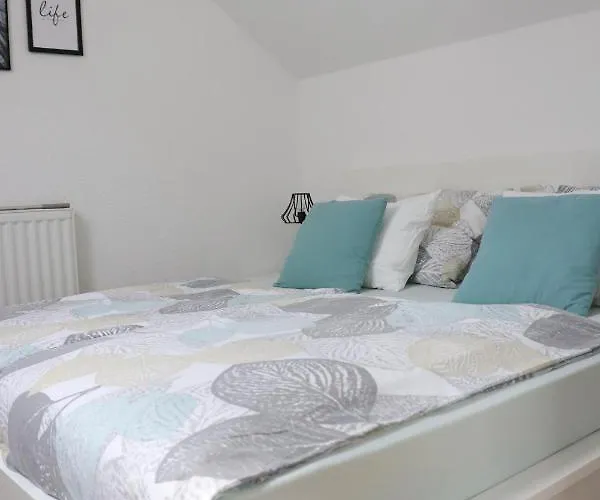 Lusht'n Apartma * Zirovnica